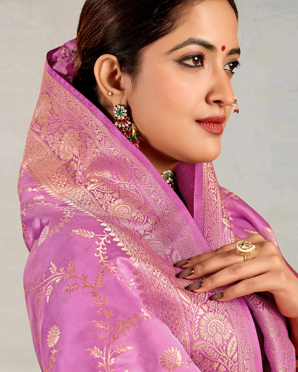 Orchid Banarasi Silk Saree with Elegant Floral Jaal Weaves