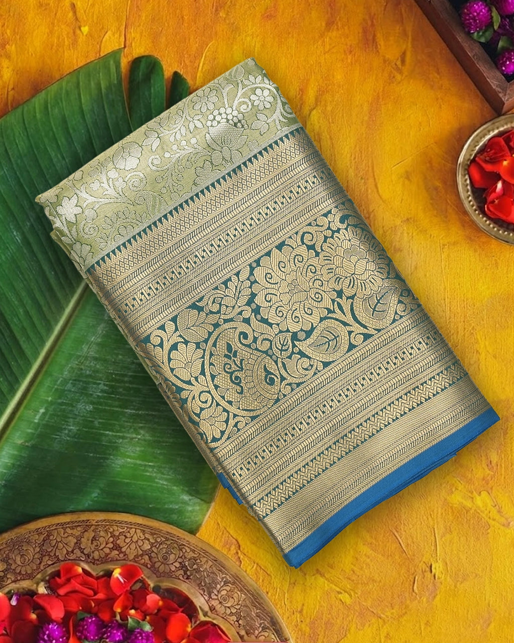 Elegant Green Kanjivaram Silk Saree with Floral Jaal Zari and Contrast Border