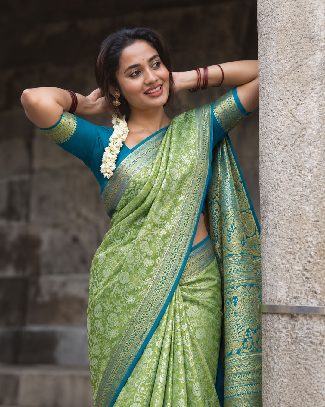 Green Kanjivaram Silk Saree with All-Over Floral Jaal Pattern with Contrast Peacock Blue Border