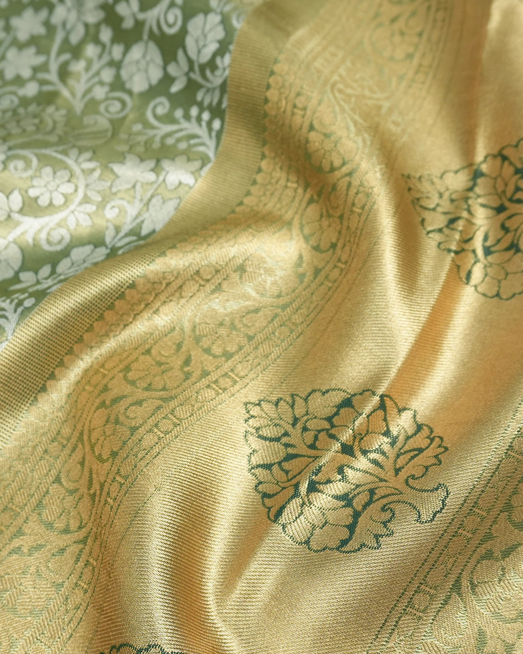 Green Kanjivaram Silk Saree with Floral Jaal and Rich Border with Paisley Weaving