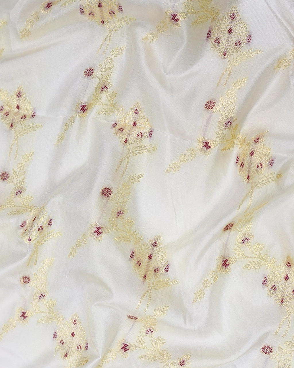 Ivory Banarasi Silk Saree with Delicate Vine and Detailed Meenakari Floral Weaves