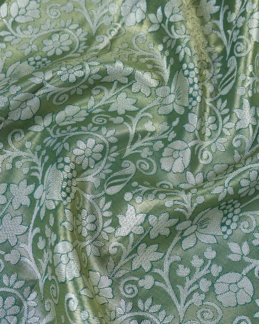 Elegant Green Kanjivaram Silk Saree with Floral Jaal Zari and Contrast Border