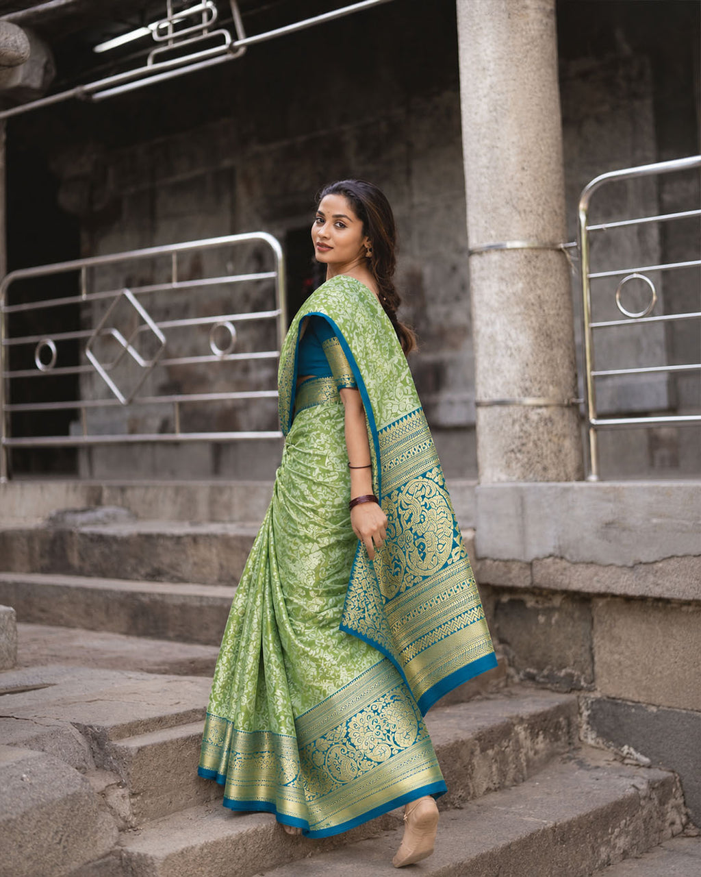 Green Kanjivaram Silk Saree with All-Over Floral Jaal Pattern with Contrast Peacock Blue Border