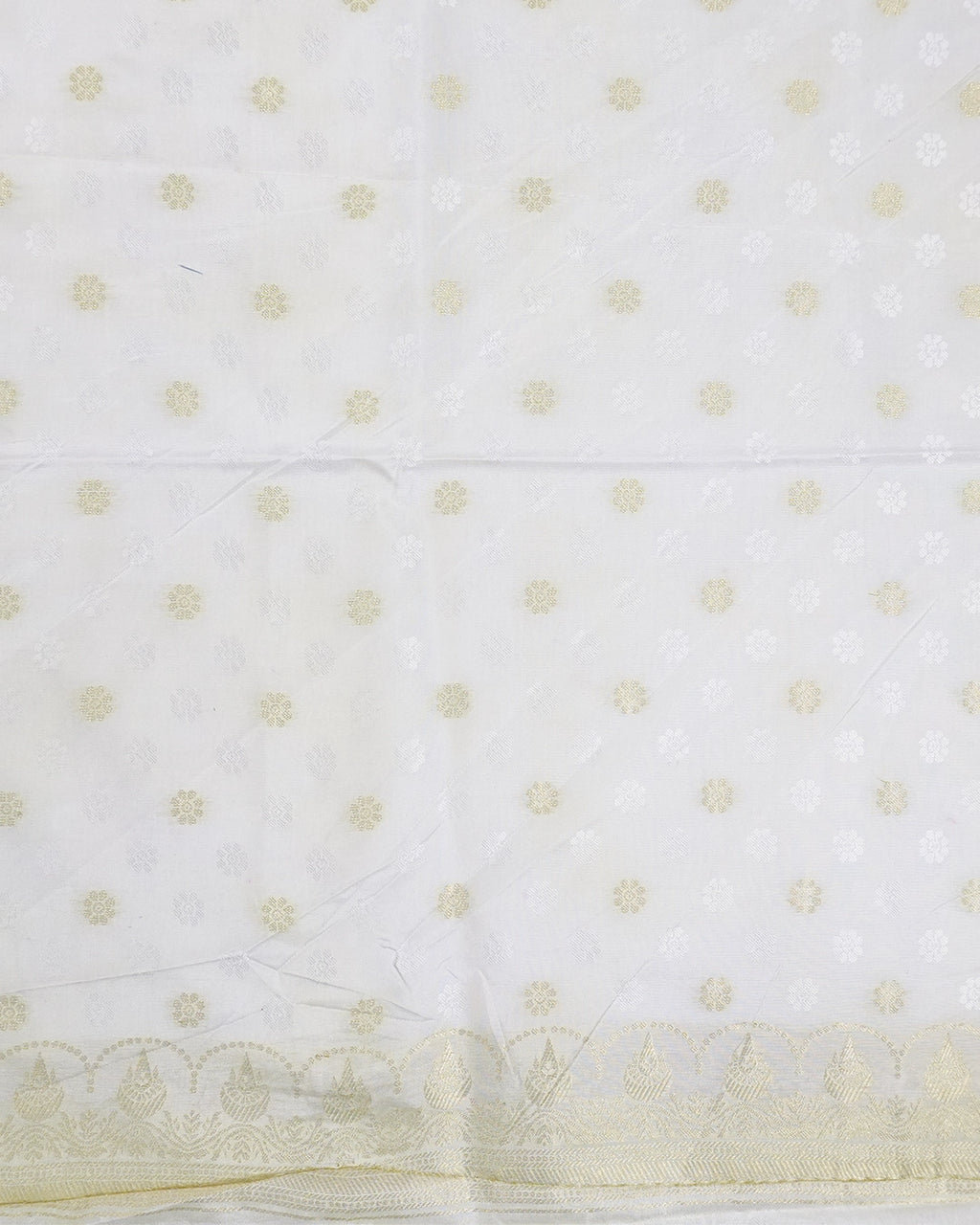Ivory Banarasi Silk Saree with Delicate Vine and Detailed Meenakari Floral Weaves
