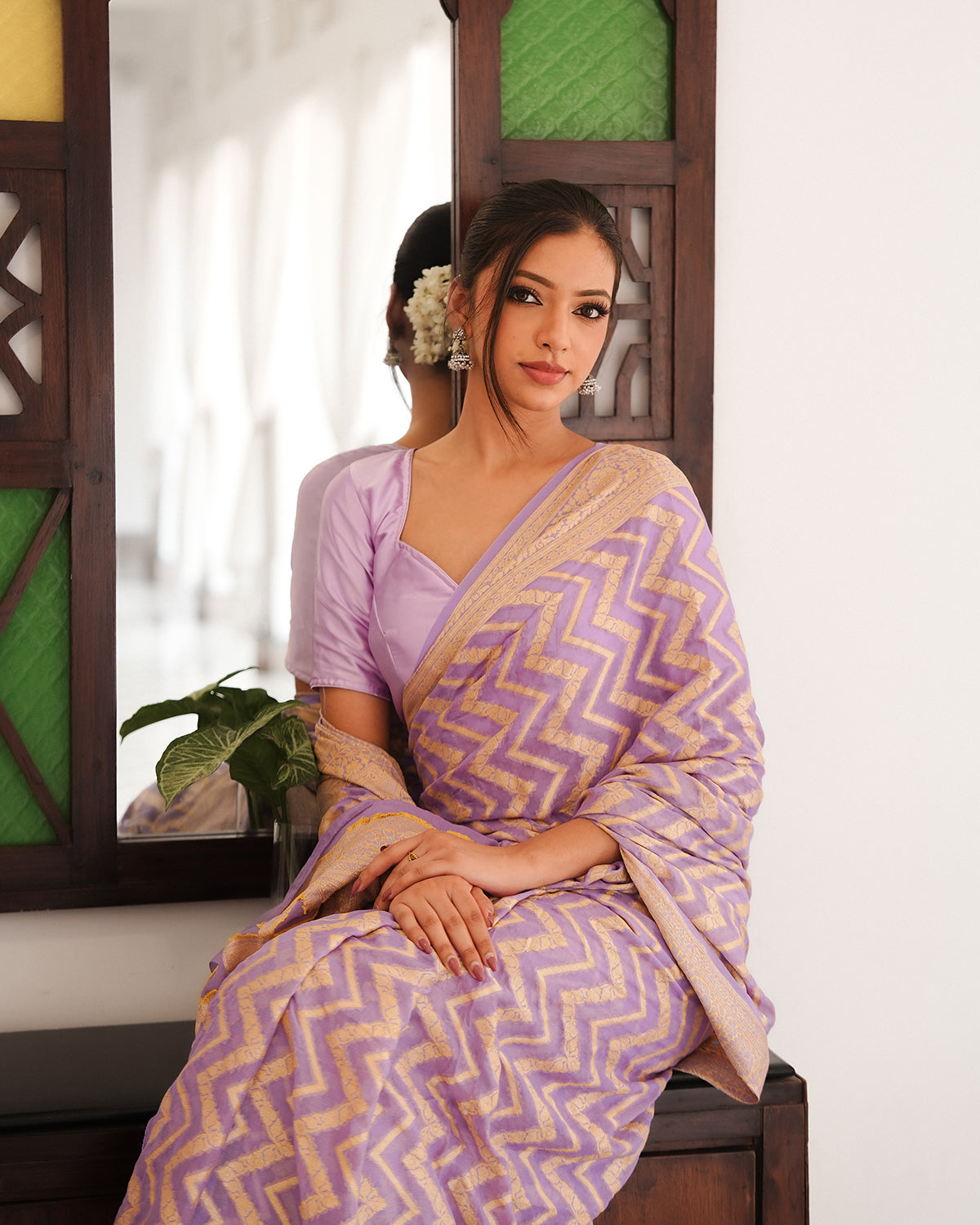 Lilac Pure Chiffon Saree with Golden Zigzag Weaves Elegance