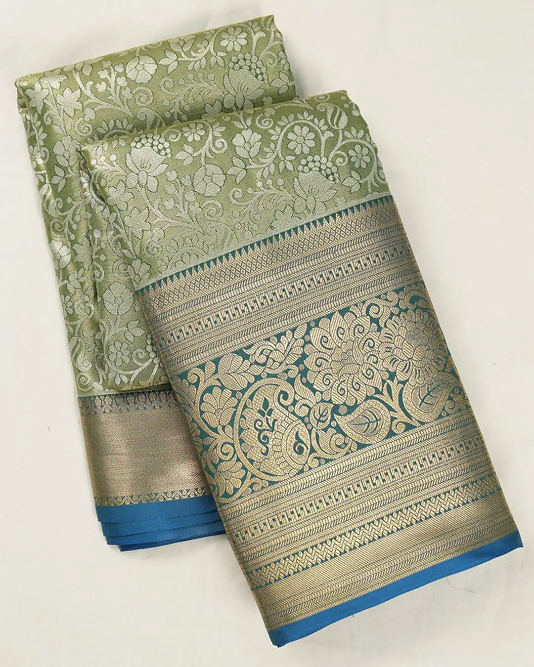 Elegant Green Kanjivaram Silk Saree with Floral Jaal Zari and Contrast Border