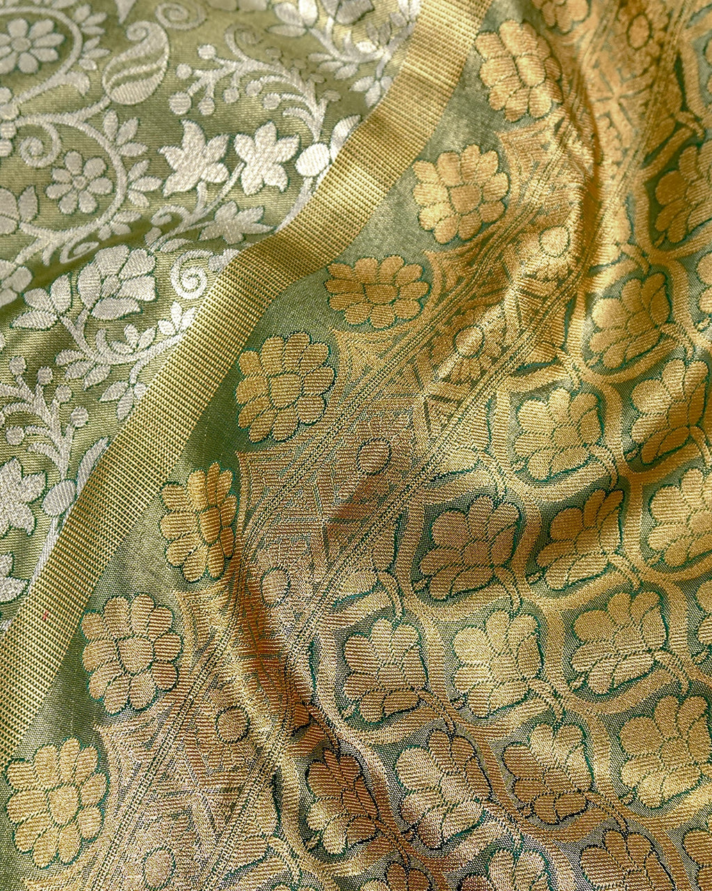 Elegant Green Kanjivaram Silk Saree with Floral Jaal Zari and Contrast Border