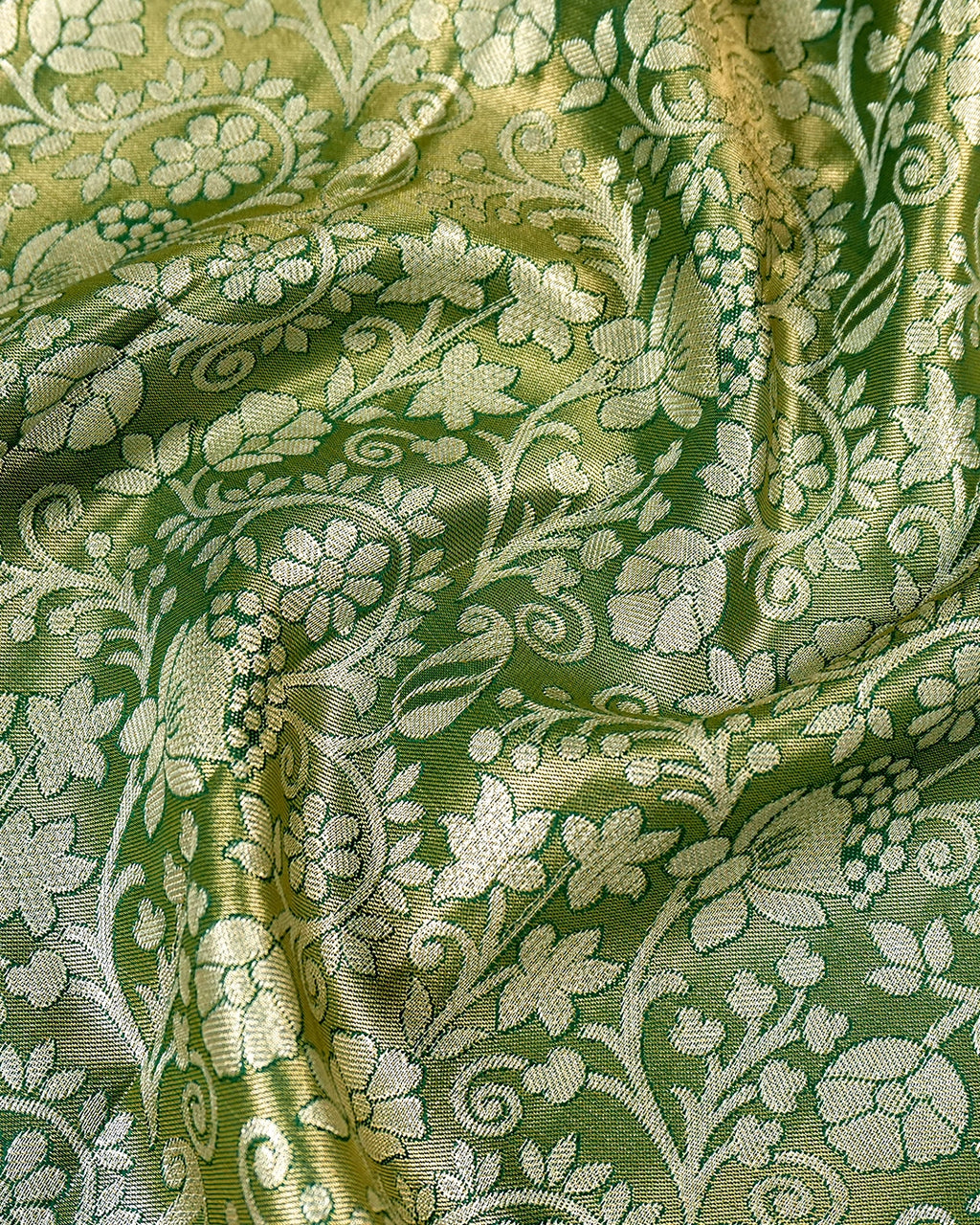 Elegant Green Kanjivaram Silk Saree with Floral Jaal Zari and Contrast Border