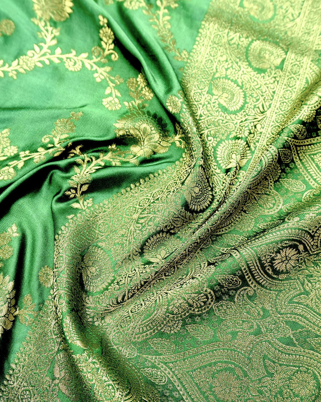 Green Banarasi Silk Sarees with Floral Jaal Weaving