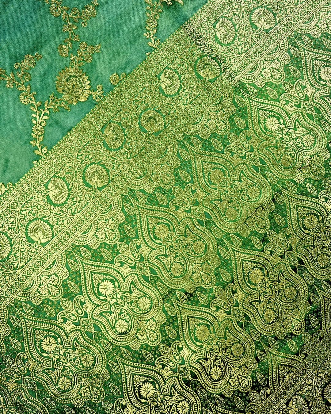 Green Banarasi Silk Sarees with Floral Jaal Weaving