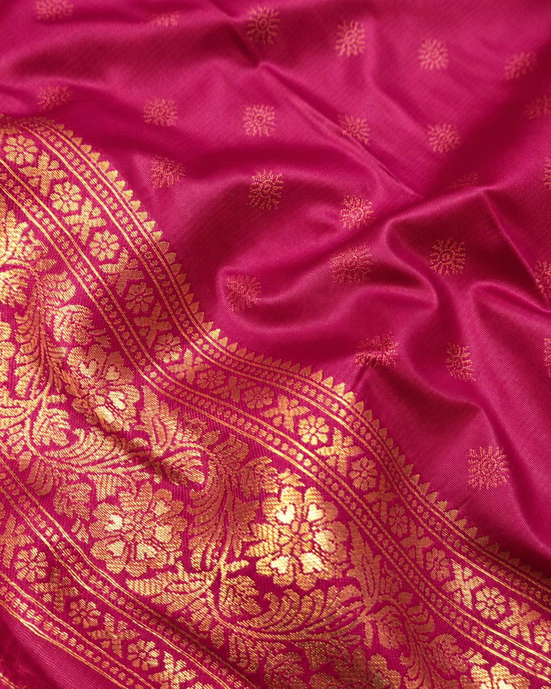Peach Orange Kanjivaram Silk Saree with Rich Gold Zari Archway Weaving