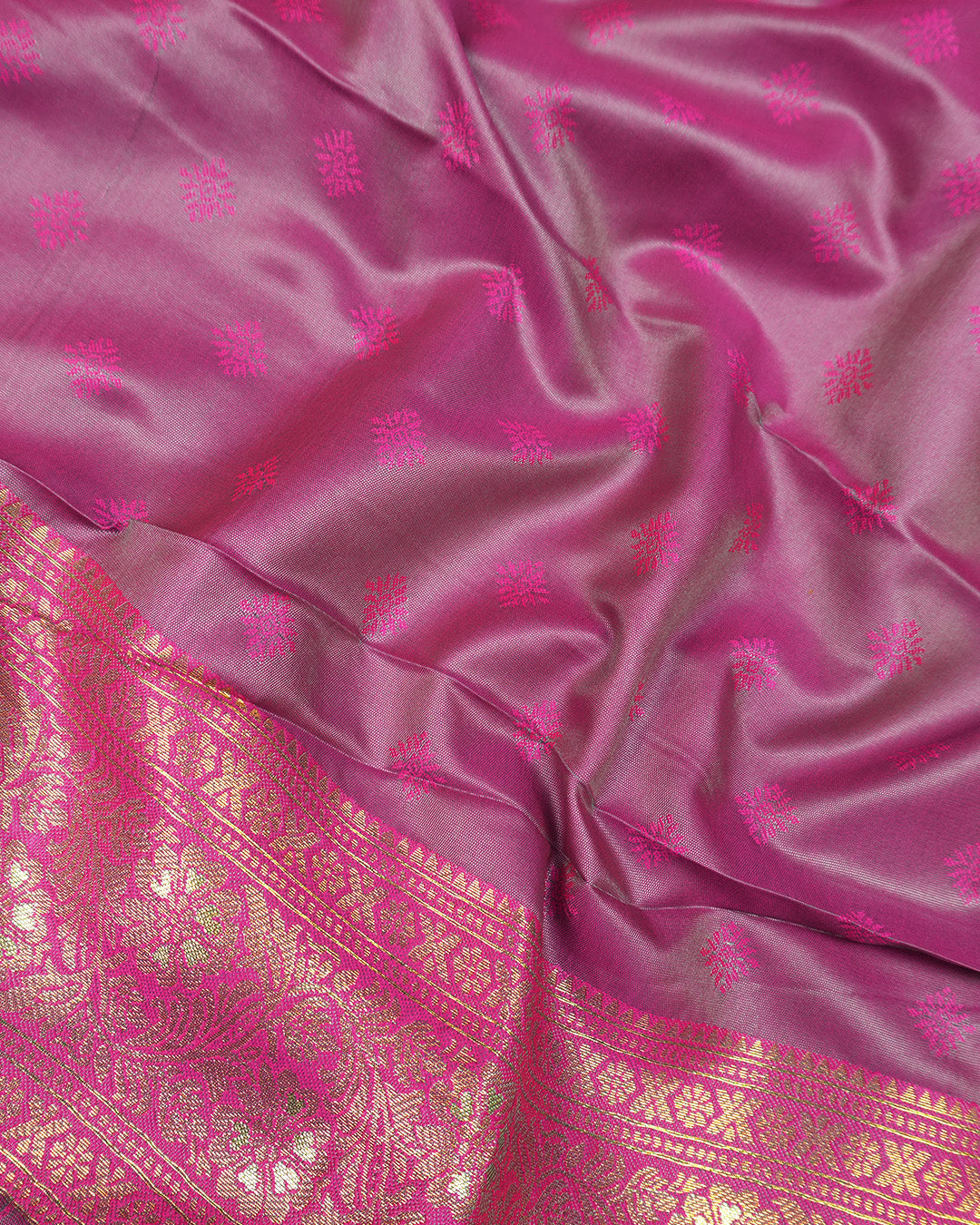 Light Green Kanjivaram Silk Saree with Traditional Peacock Motifs Arches Weaves