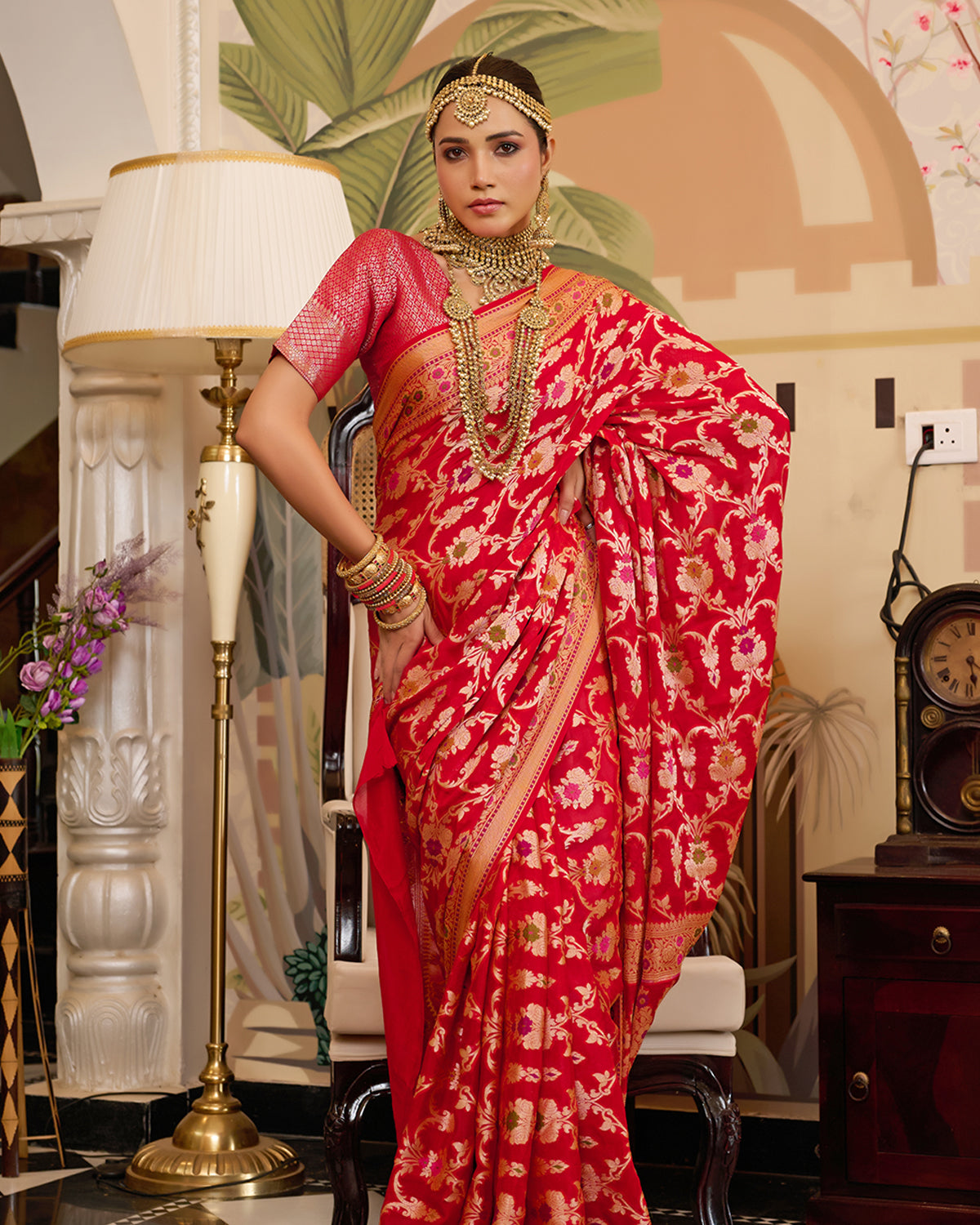 Red Pure Chiffon Saree with Graceful Floral Jaal Craftsmanship