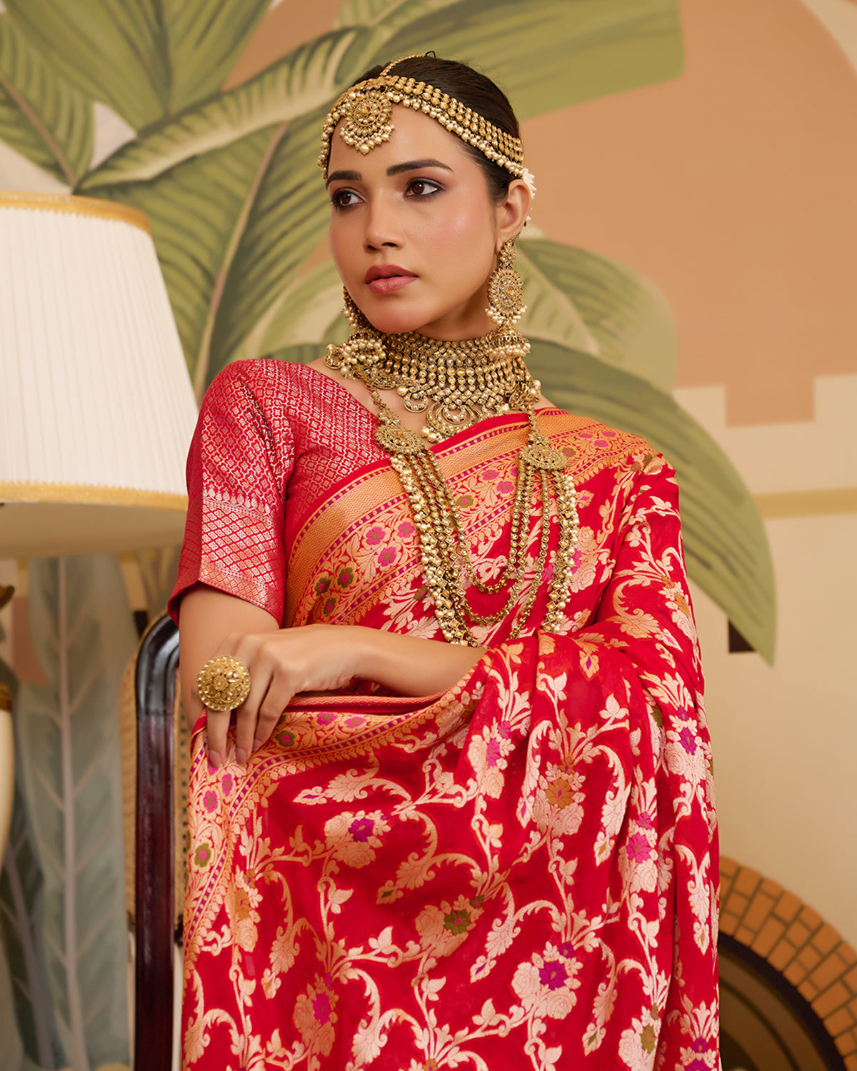 Red Pure Chiffon Saree with Graceful Floral Jaal Craftsmanship